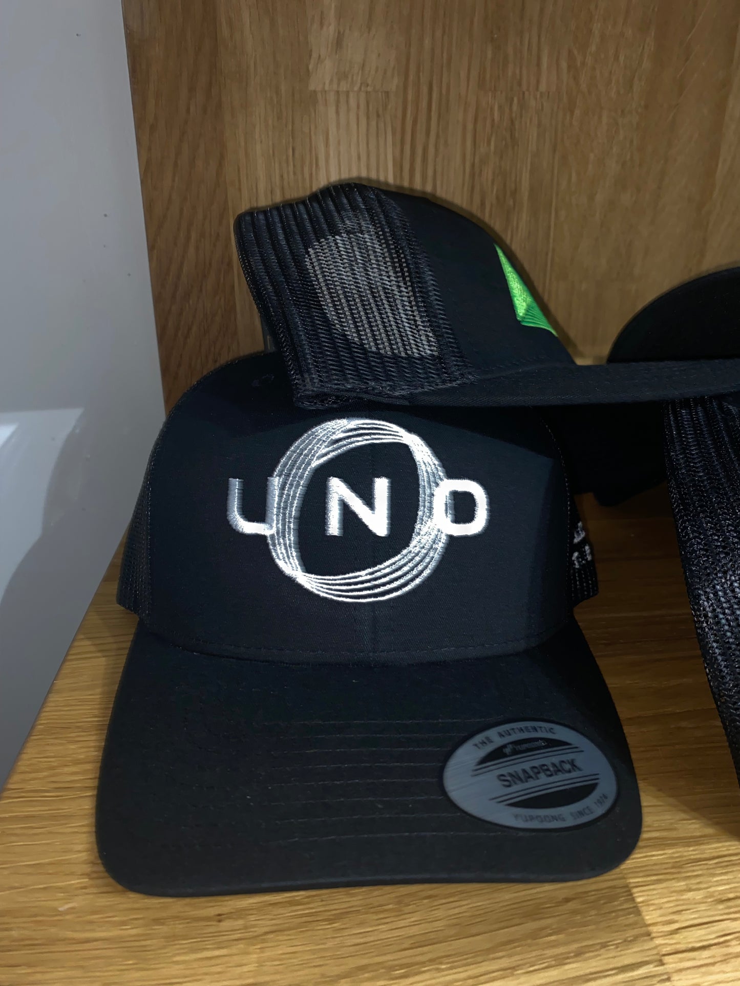 SPACE CAP (BLACK + WHITE, SIDE LOGO)